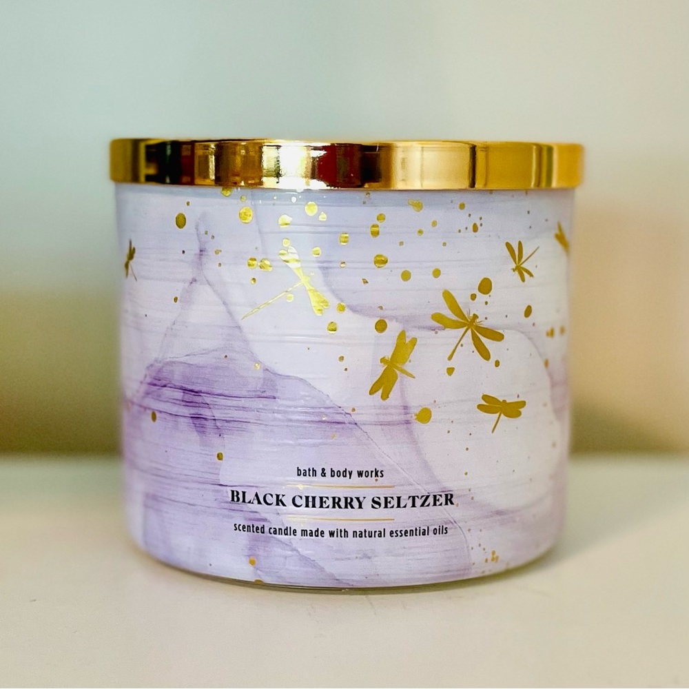RARE! - BBW Bath and body works Black Cherry seltzer candle